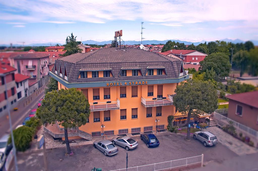 Hotel Quattro Strade Garbagnate Milanese Exterior foto