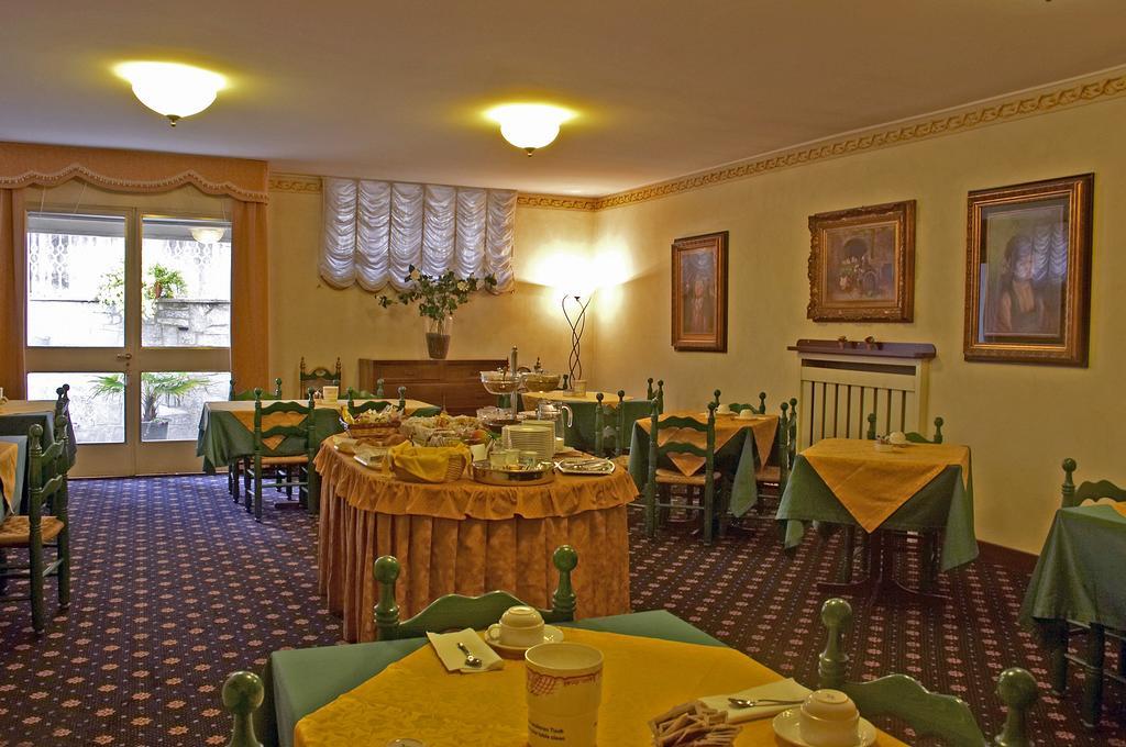 Hotel Quattro Strade Garbagnate Milanese Exterior foto